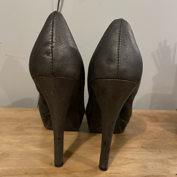 Jennifer Lopez heels - Picture 3 of 3